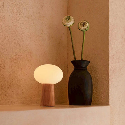 Max Hellbraune kabellose Tischlampe aus Holz | Wiederaufladbar, Glas und nachhaltiges Design