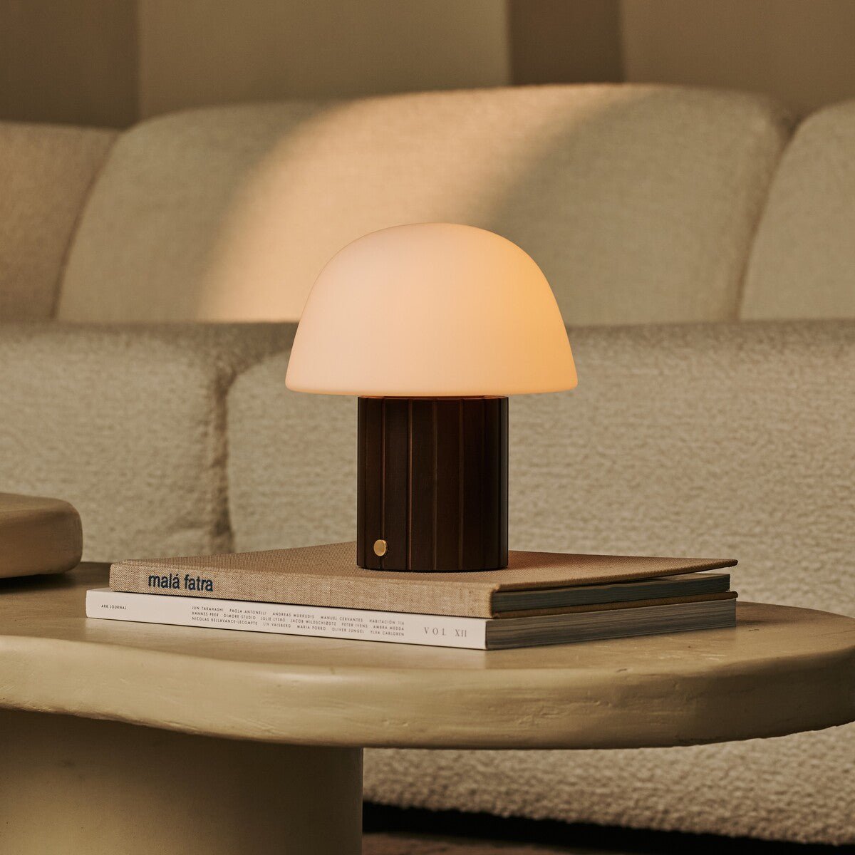 Etienne Dunkelbraune wiederaufladbare Tischlampe