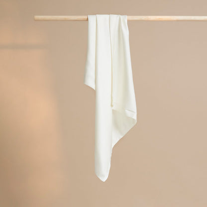 TENCEL™ – Satin-Kissenbezug in gebrochenem Weiß