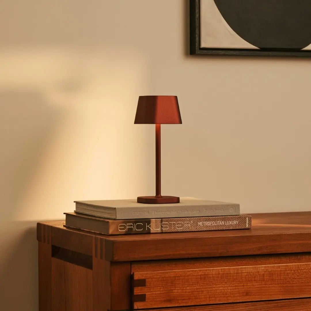 Ava Bronze wiederaufladbare Tischlampe | Stilvoll, kabellos und dimmbar