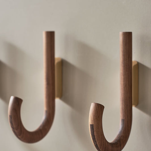 HOOK Kleiderbügel Walnuss Messing
