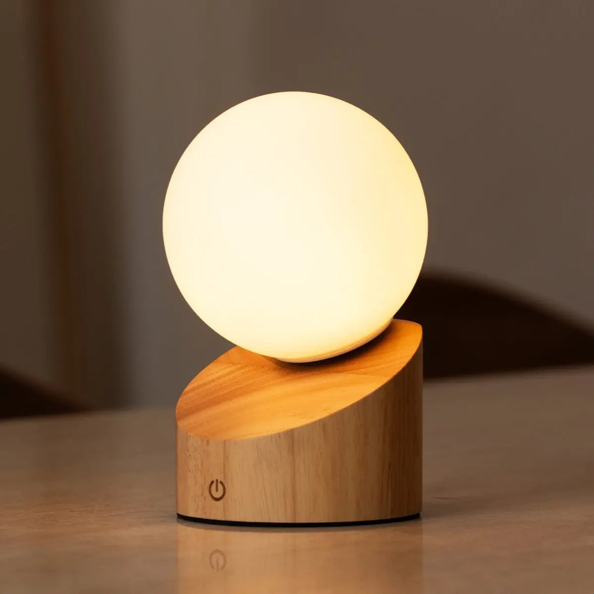 Morris Hellbraune wiederaufladbare Lampe | Stilvolles, kabelloses und nachhaltiges Design