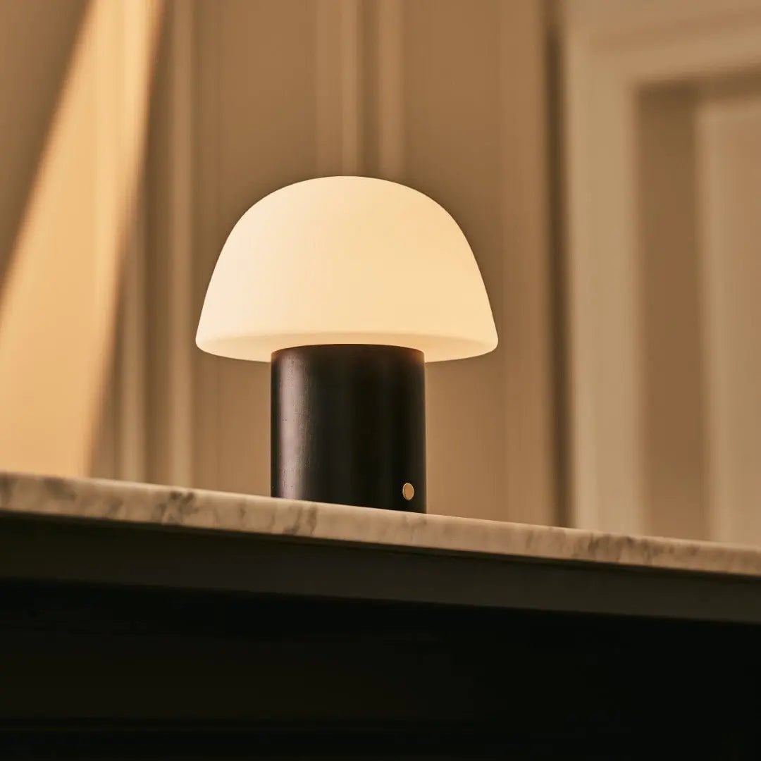 Yannick Schwarze kabellose Tischlampe | Modernes, batteriebetriebenes Design