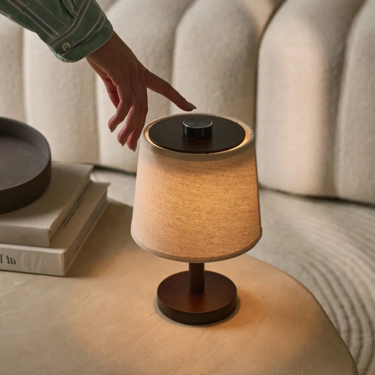 Rover dunkelbraune wiederaufladbare Holzlampe | Kabellos, dimmbar