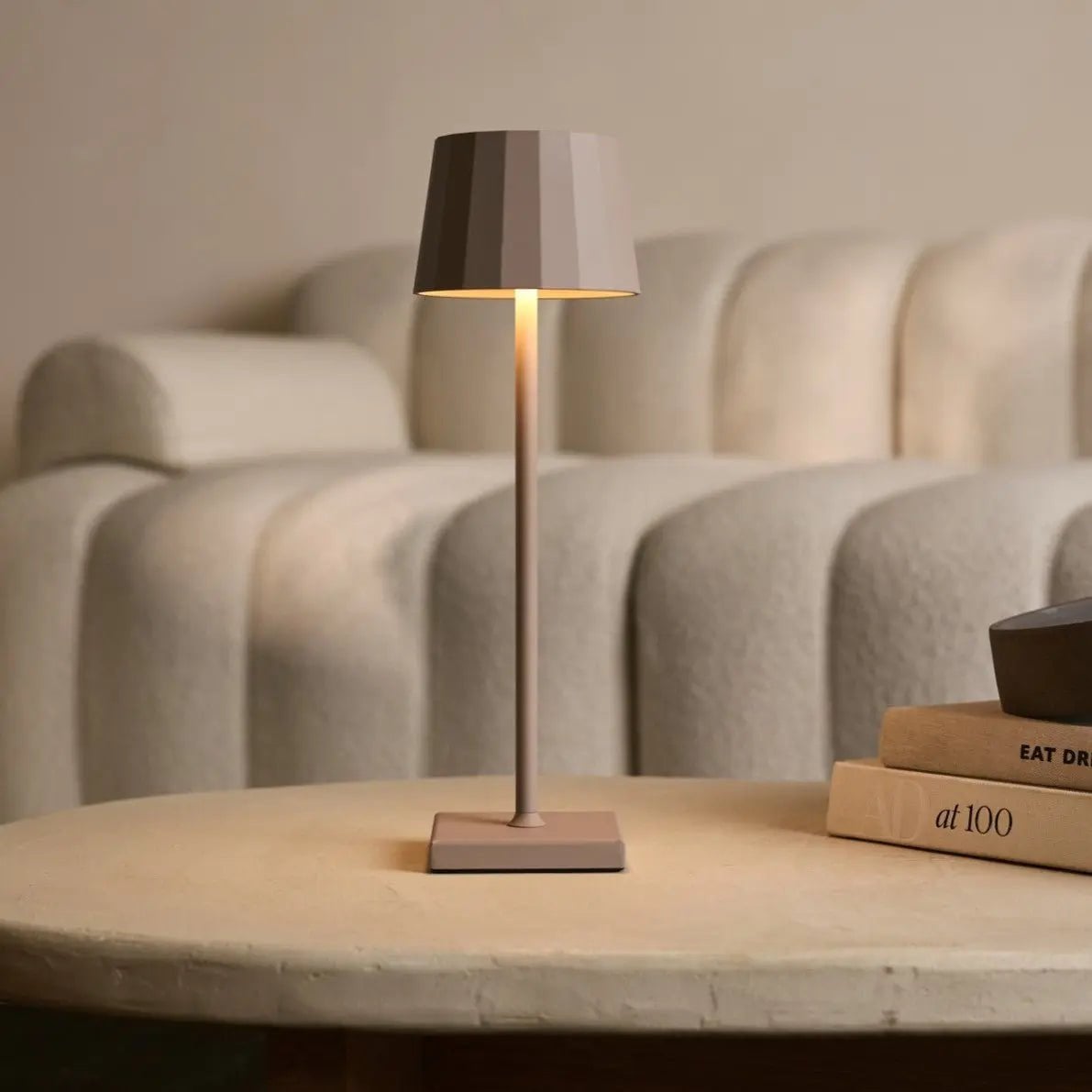 Kombi-Set Profi | 4 x wiederaufladbare Tischlampen mit Ladestation