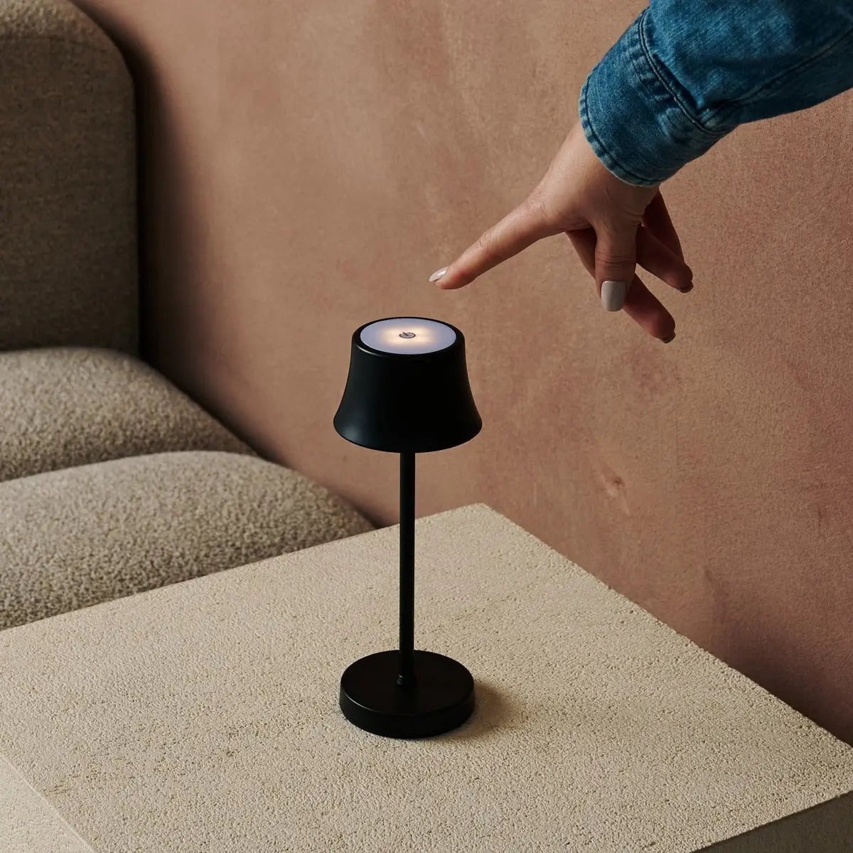 Kombi-Set Profi | 4 x wiederaufladbare Tischlampen mit Ladestation