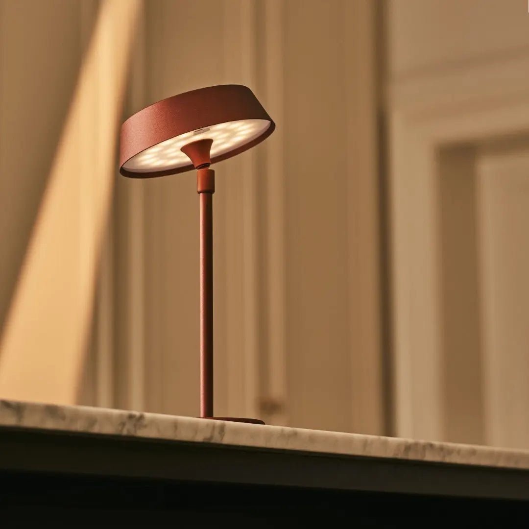Luca Bronze USB wiederaufladbare Lampe | Minimalistisch, verspielt und dimmbar