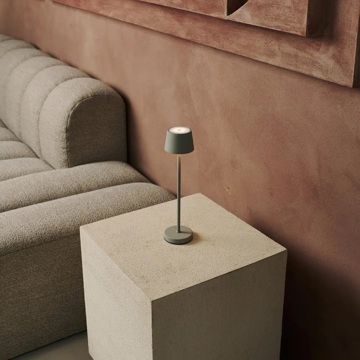 Vondel Mini Shadow Grey Akku-Lampe | Dimmbar und perfekt für das Gastgewerbe