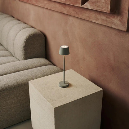 Vondel Mini Shadow Grey Akku-Lampe | Dimmbar und perfekt für das Gastgewerbe