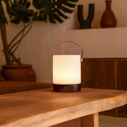 Avery Dunkelbraune wiederaufladbare Tischlampe aus Holz