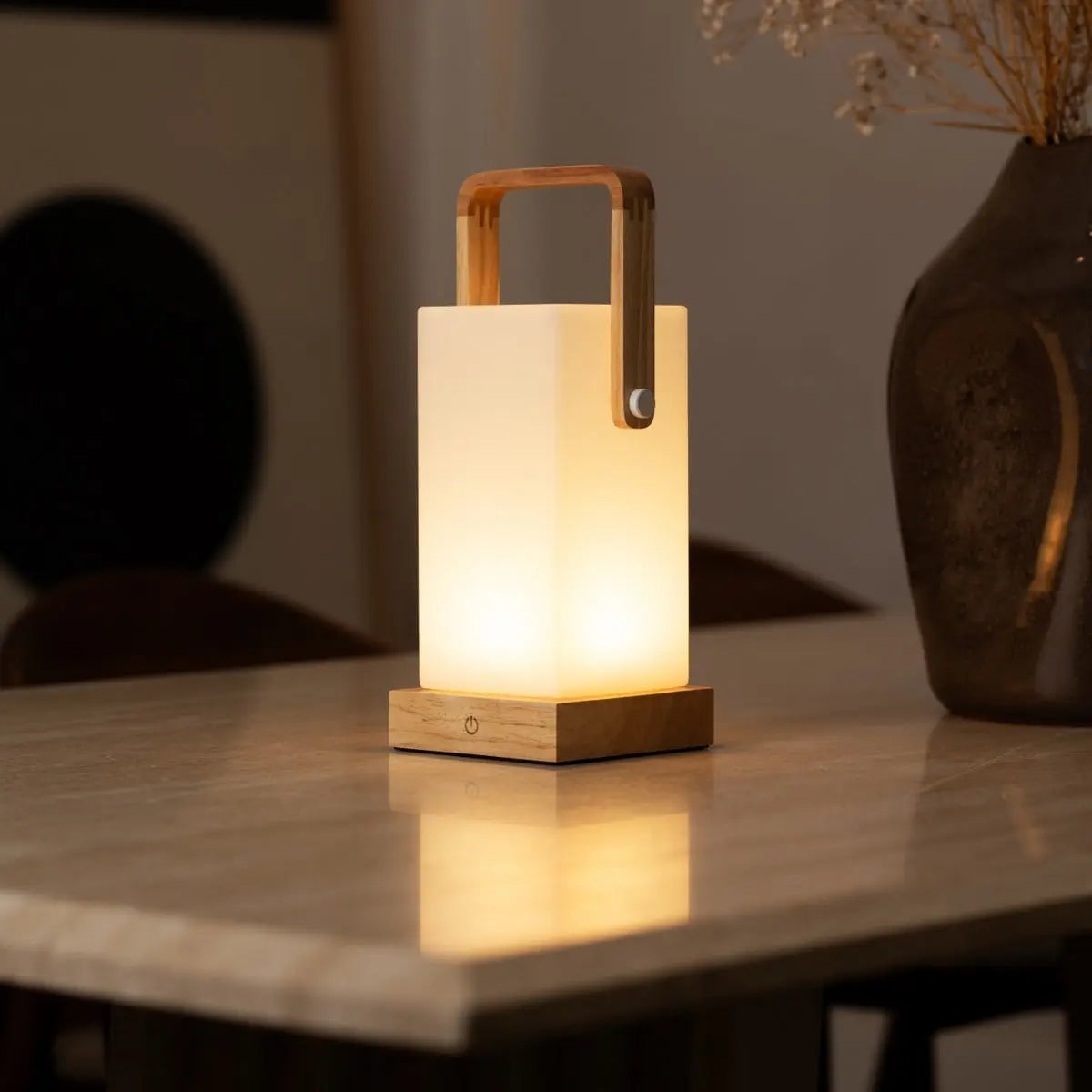 Harper Hellbraune Holzlampe | Tragbar, wiederaufladbar und vielseitig