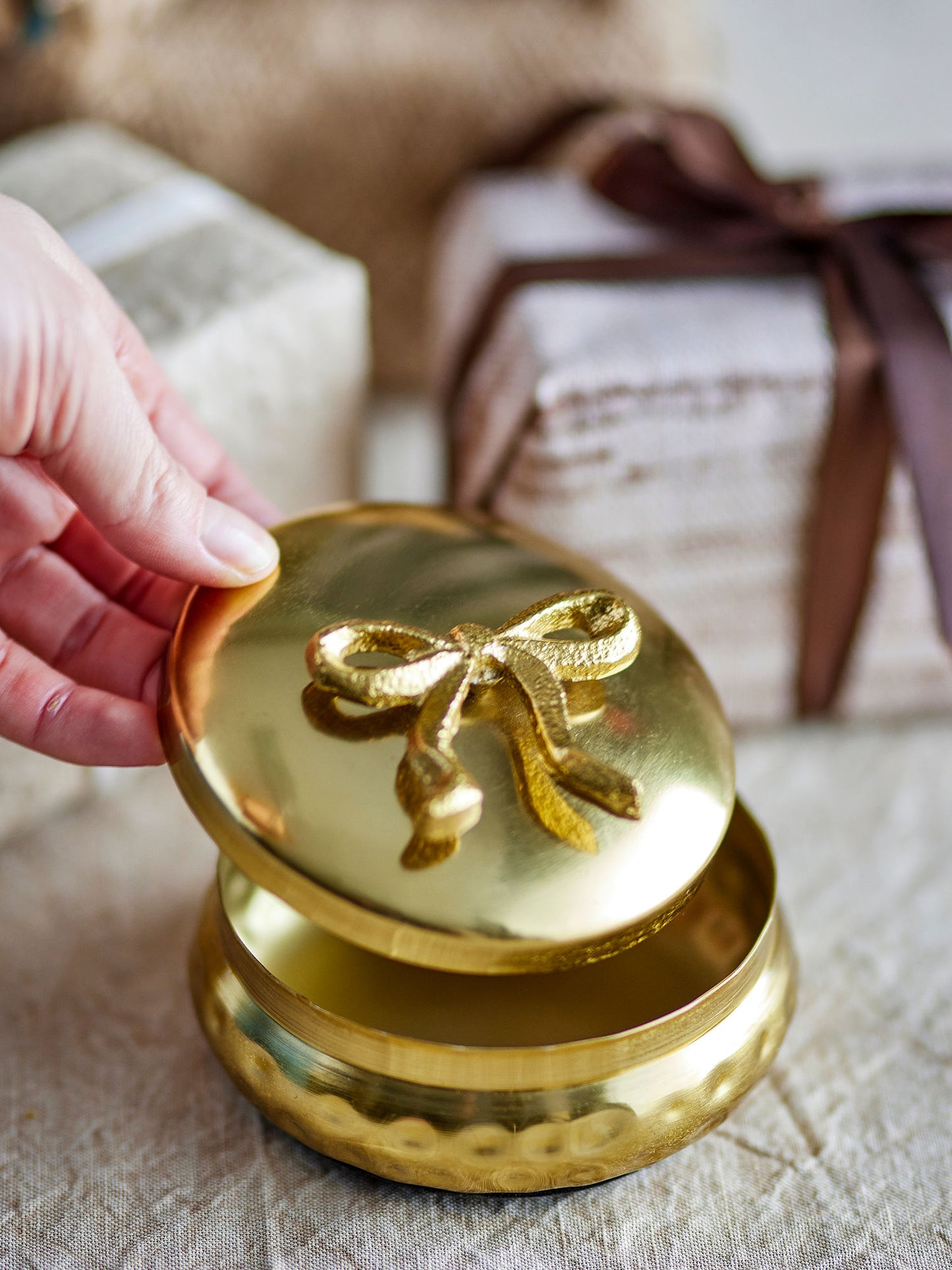 Bloomingville Meera Gefäß mit Deckel, Gold, Metall