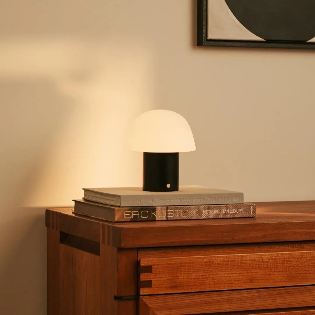 Yannick Schwarze kabellose Tischlampe | Modernes, batteriebetriebenes Design