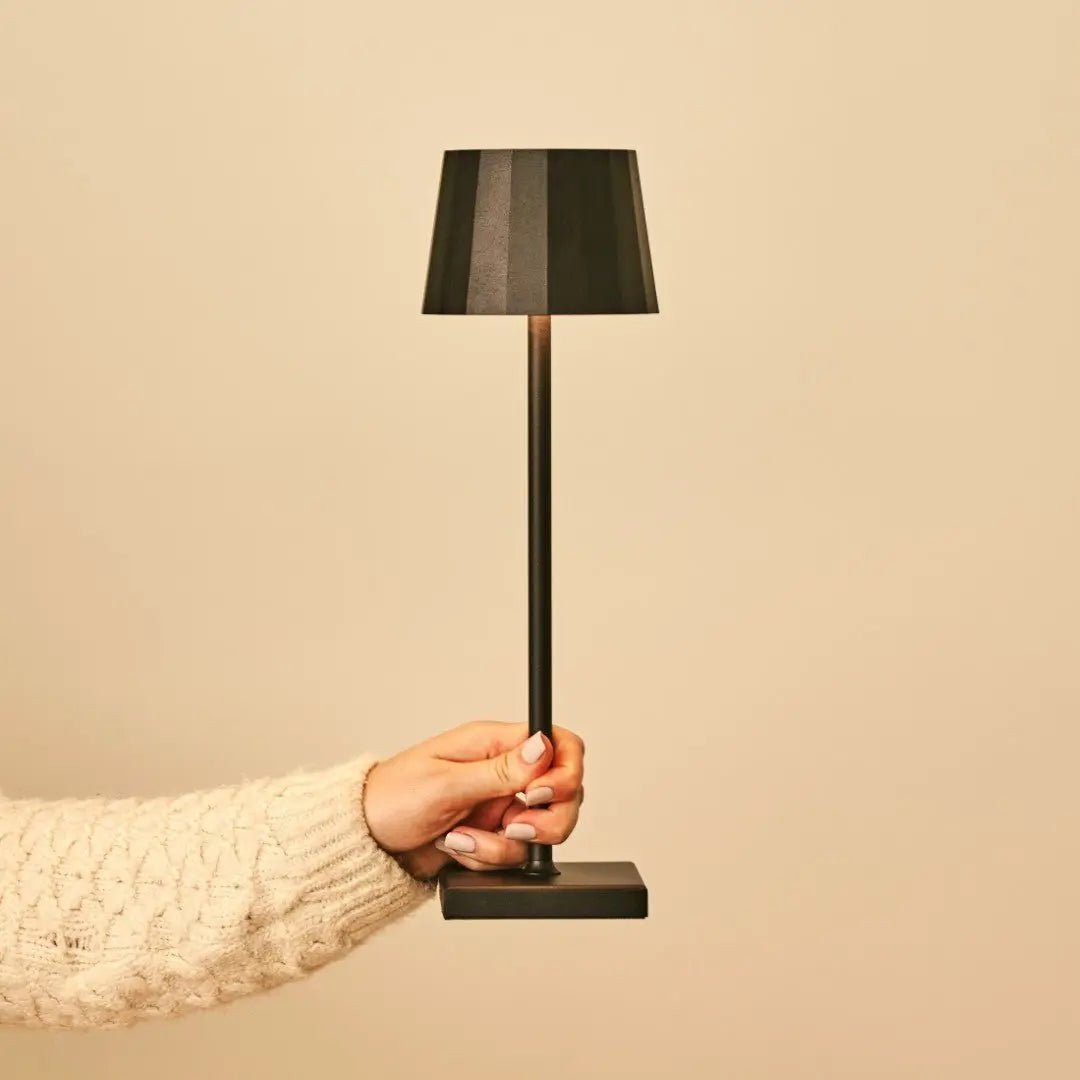 William Black wiederaufladbare Tischlampe | 120-Stunden-Akku und dimmbar