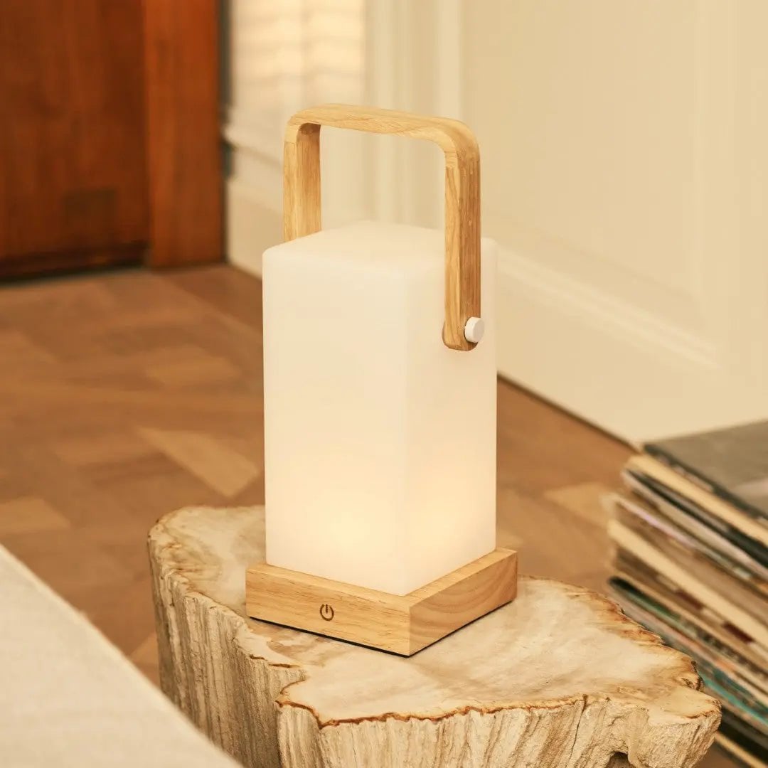 Harper Hellbraune Holzlampe | Tragbar, wiederaufladbar und vielseitig
