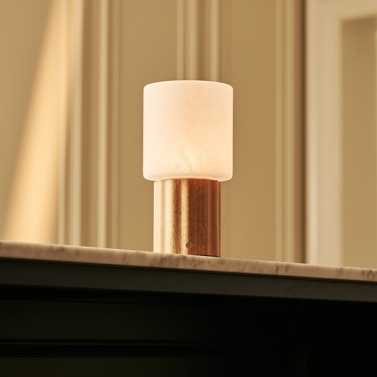 Frank Hellbraune wiederaufladbare Tischlampe