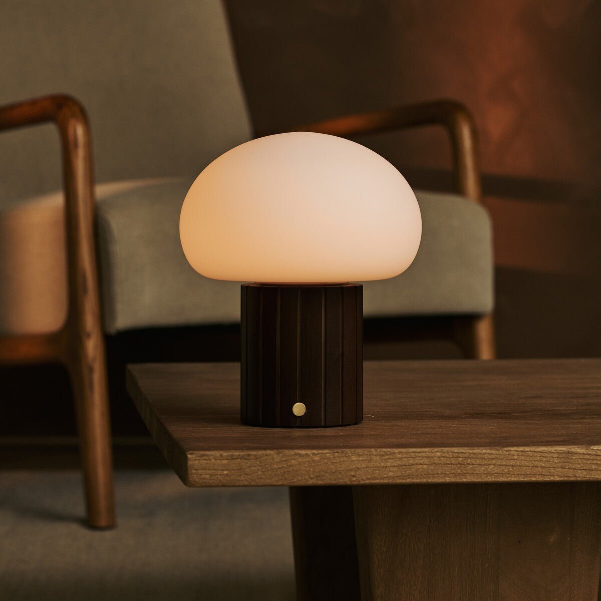 Pieter Dunkelbraune wiederaufladbare Tischlampe