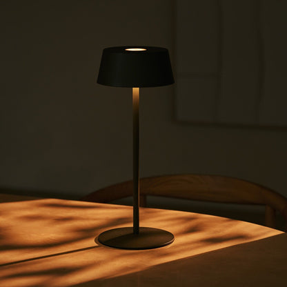 Hugo Olivgrüne wiederaufladbare Tischlampe