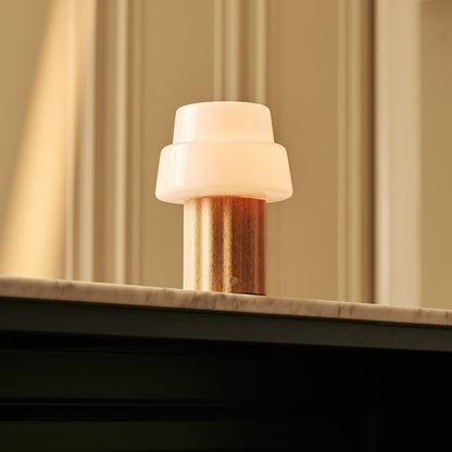 Laurent Hellbraune wiederaufladbare Tischlampe