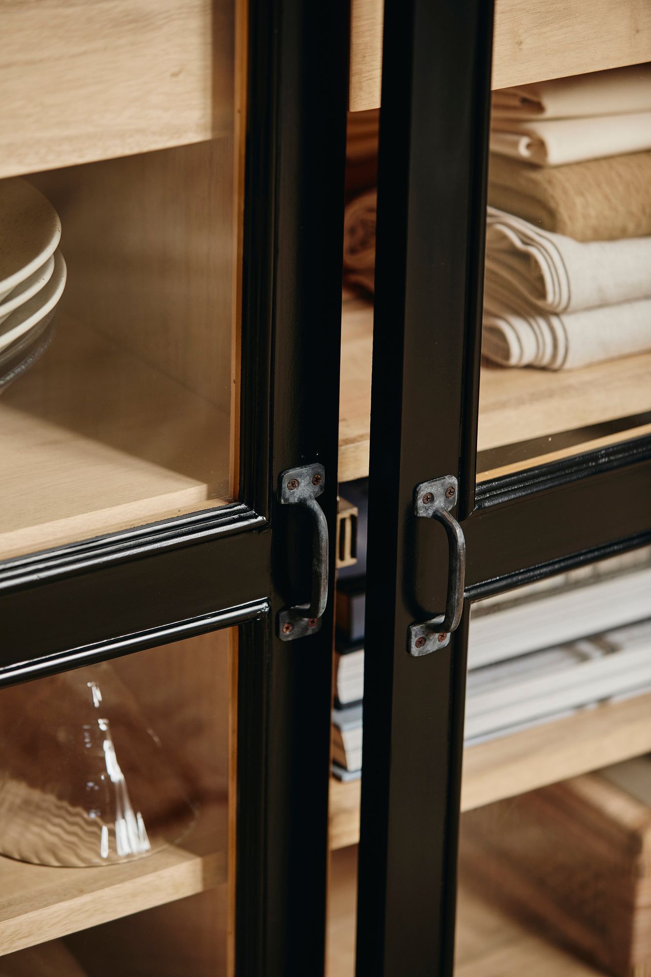 Nordal VIVA Vitrine, 2 Türen - black