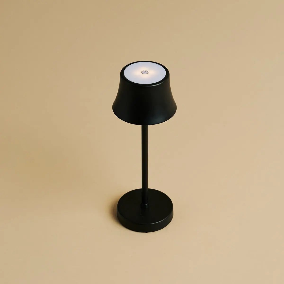 Kombi-Set Profi | 8 x De Pijp Mini Midnight Black wiederaufladbare Tischlampen mit Ladestation