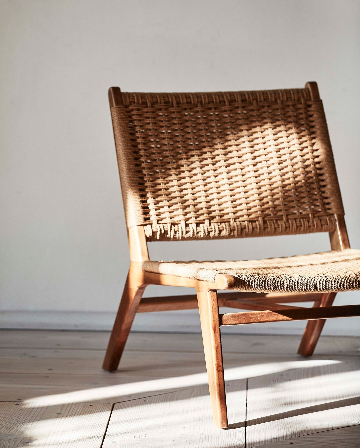 Nordal CLUB Loungesessel, teak/weaving