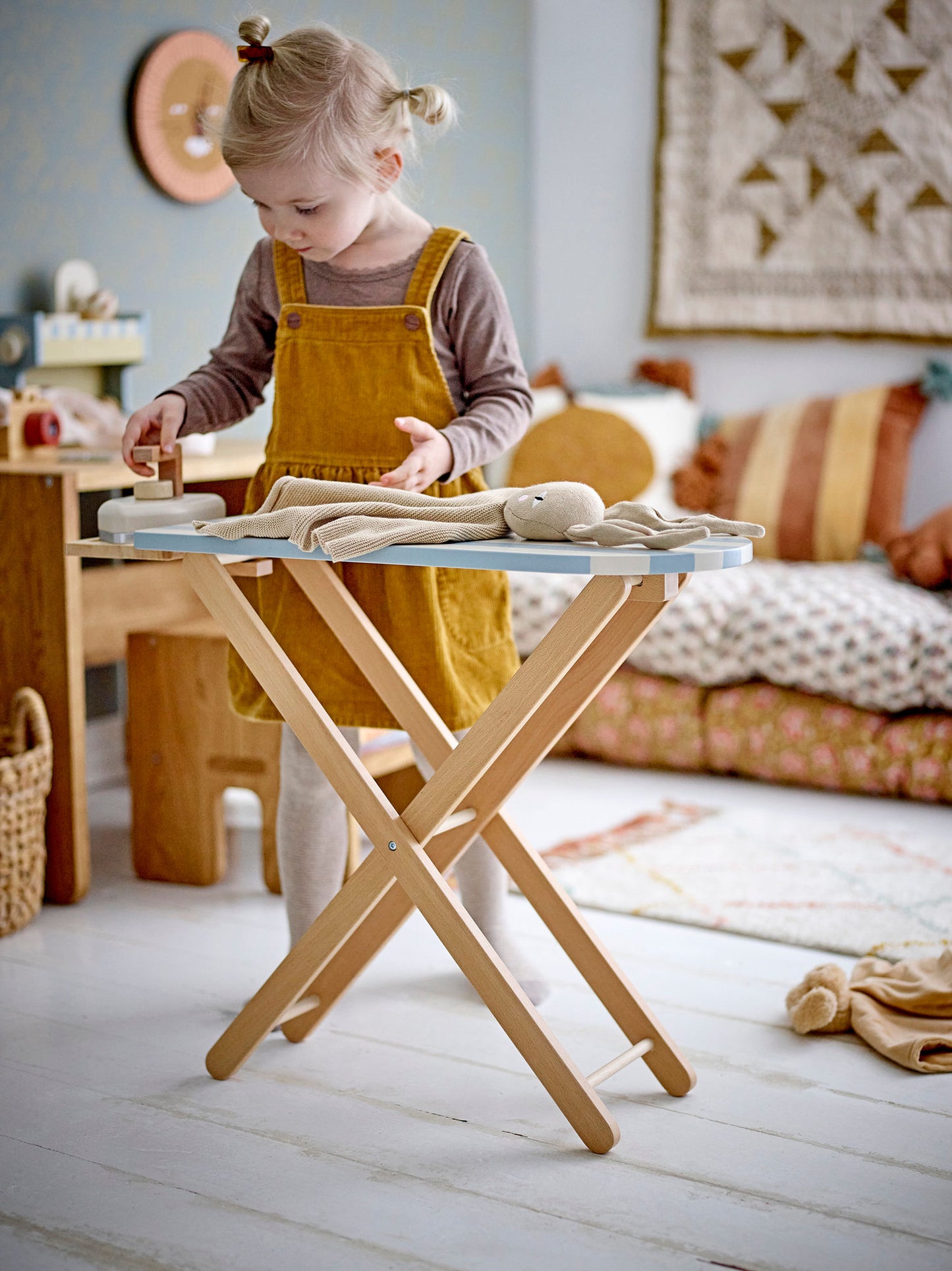 Bloomingville MINI Sande Spielzeug Bügelbrett & Bügeleisen, Blau, FSC®100%, MDF