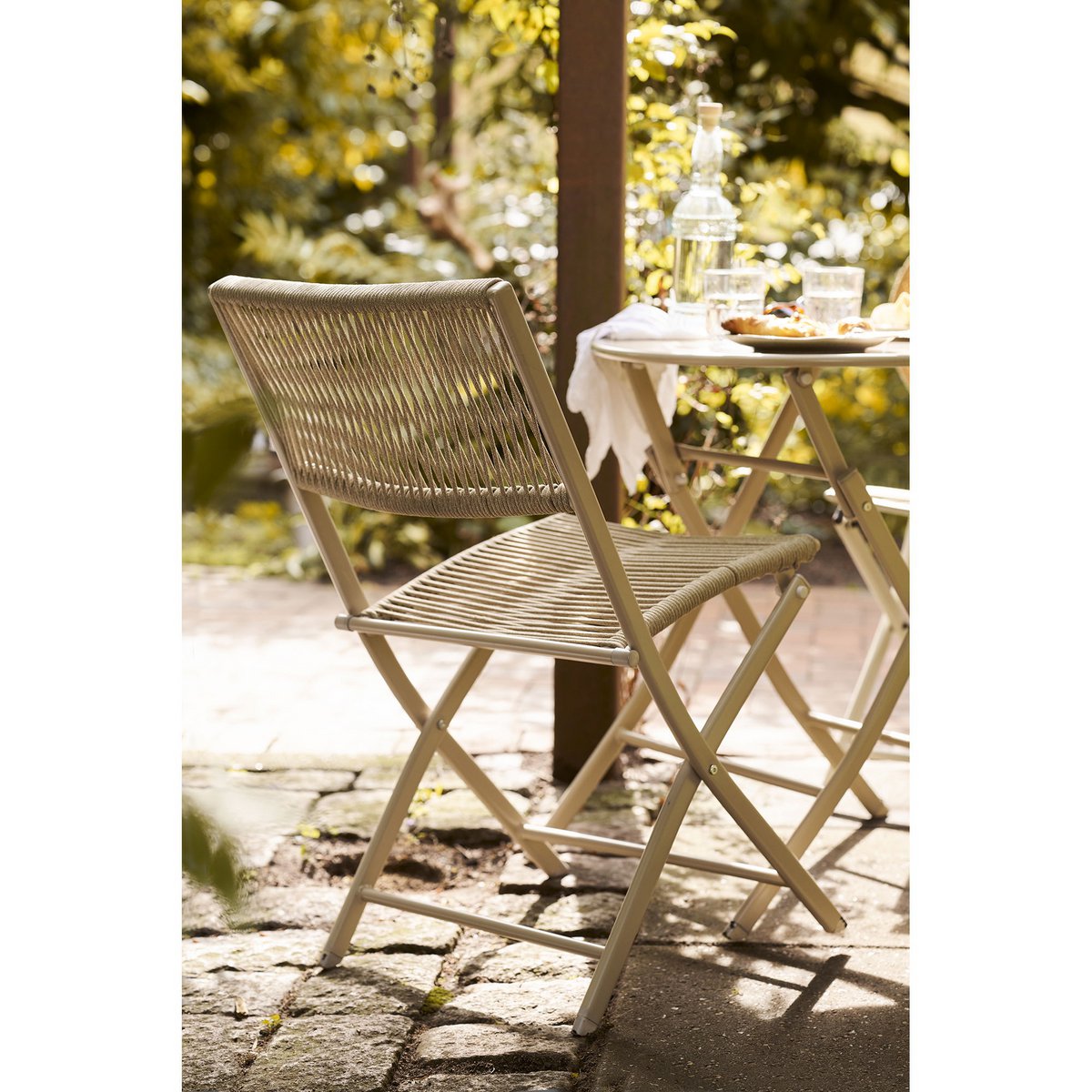 Arcas Bistro-Set, Stühle und Tisch in Taupe