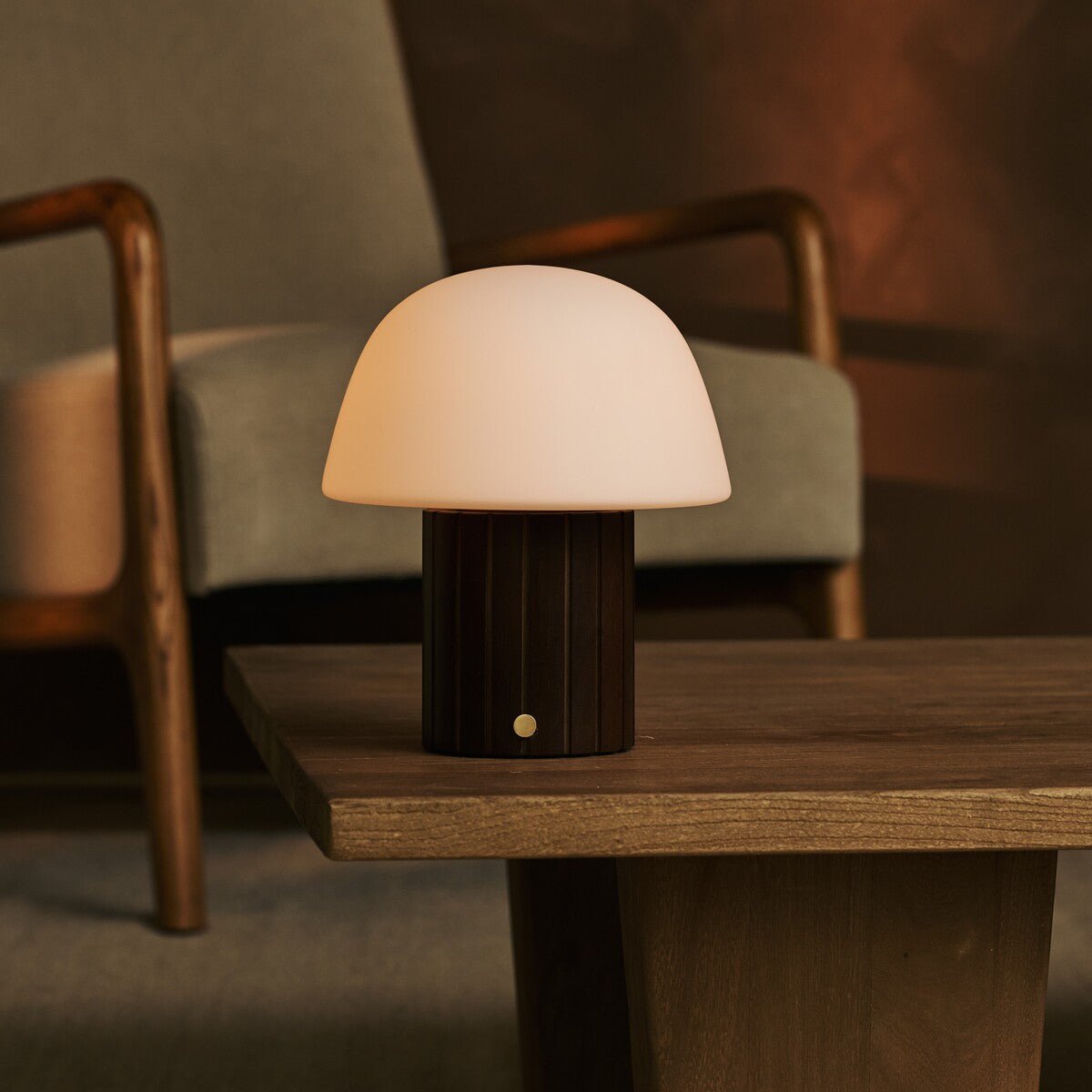Etienne Dunkelbraune wiederaufladbare Tischlampe