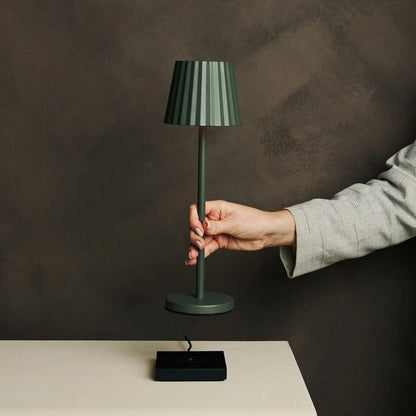 Kombi-Set Profi | 4 x wiederaufladbare Tischlampen mit Ladestation