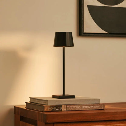 William Black wiederaufladbare Tischlampe | 120-Stunden-Akku und dimmbar