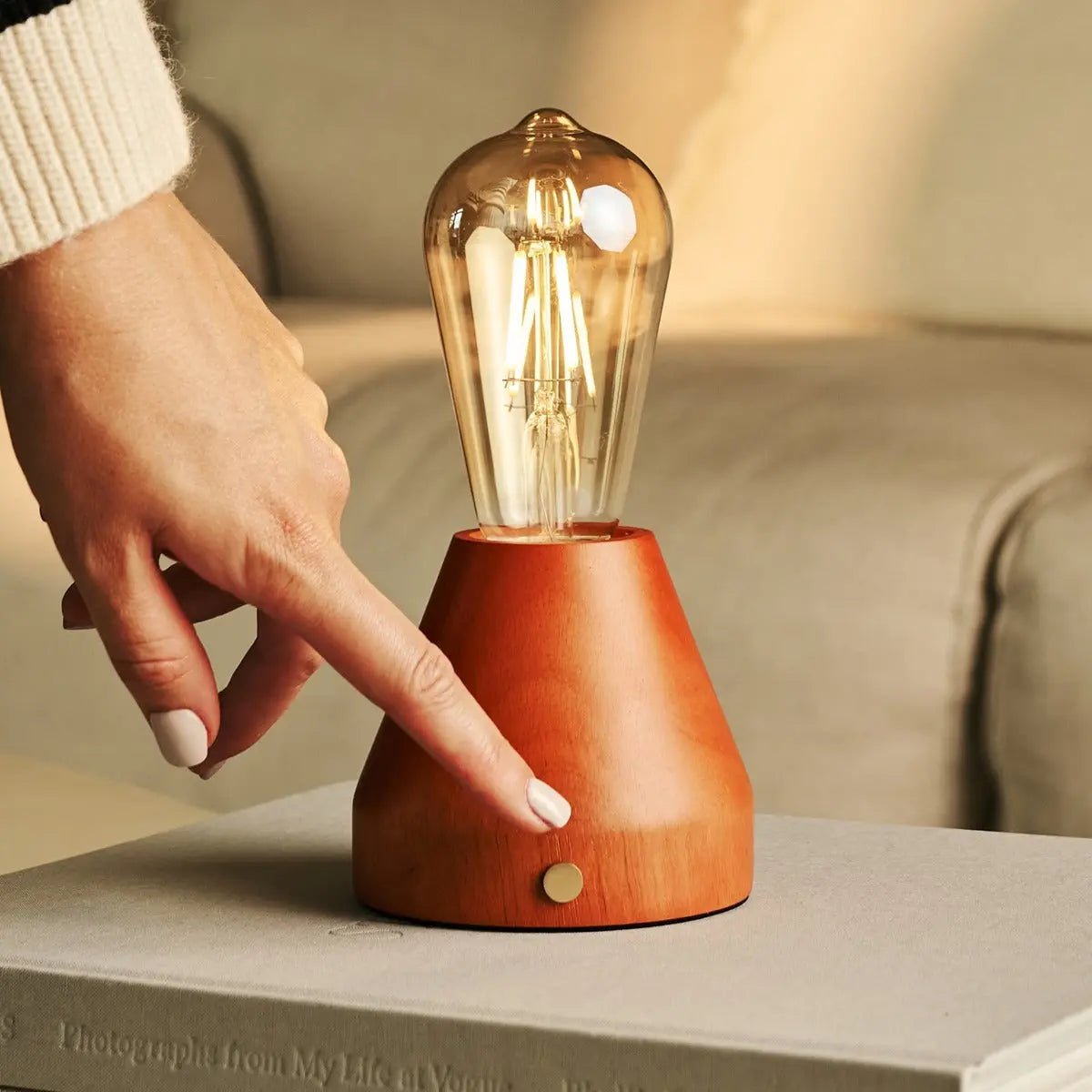 Zavi Kastanienbraune wiederaufladbare Tischlampe | LED, kabellos und 80 Stunden Akkulaufzeit
