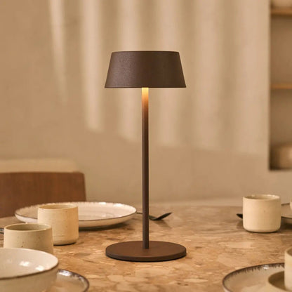 Hugo Mokkabraune wiederaufladbare Tischlampe | Stilvoll, dimmbar und kabellos