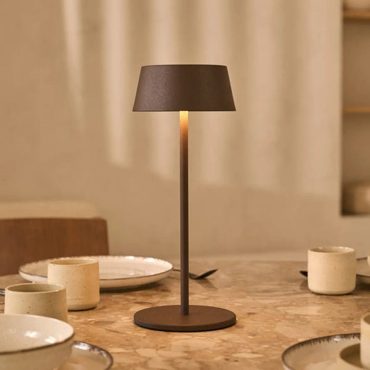 Hugo Mokkabraune wiederaufladbare Tischlampe | Stilvoll, dimmbar und kabellos