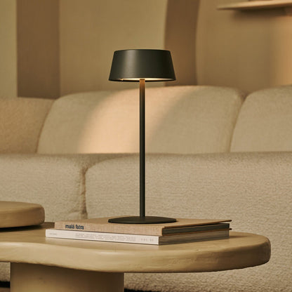 Hugo Olivgrüne wiederaufladbare Tischlampe