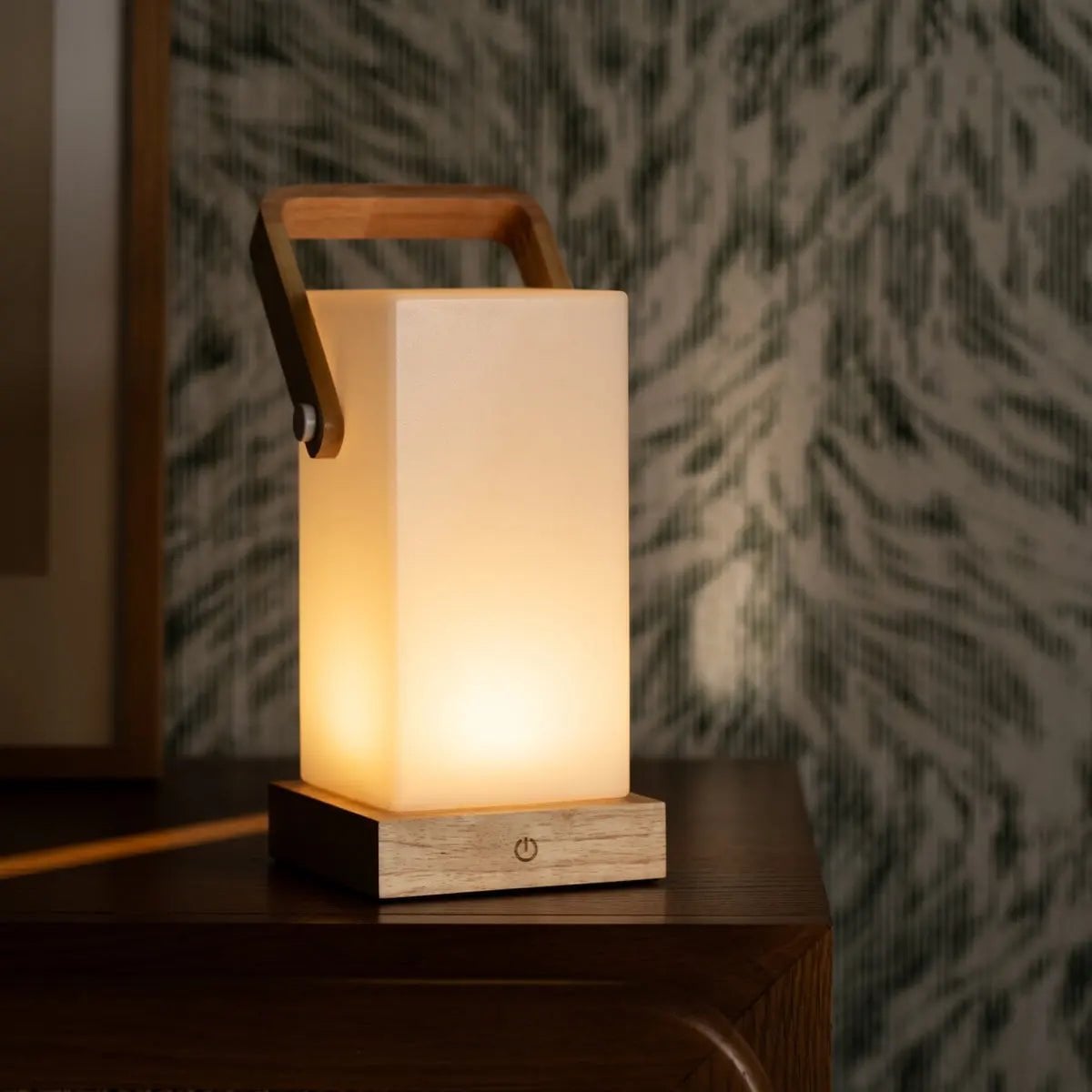 Harper Hellbraune Holzlampe | Tragbar, wiederaufladbar und vielseitig