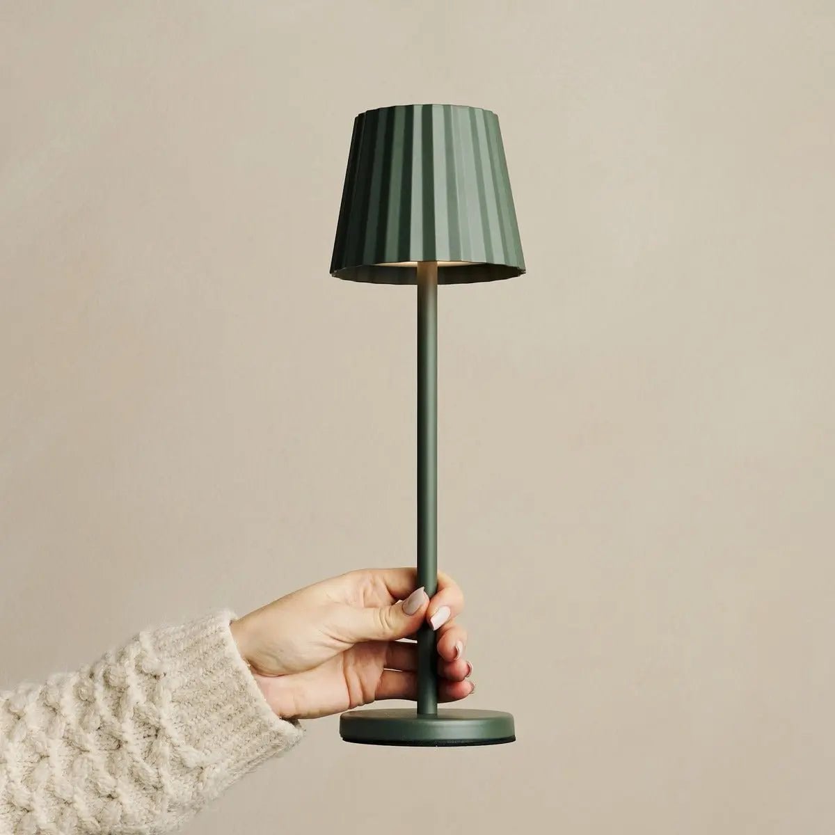Kombi-Set Profi | 4 x wiederaufladbare Tischlampen mit Ladestation