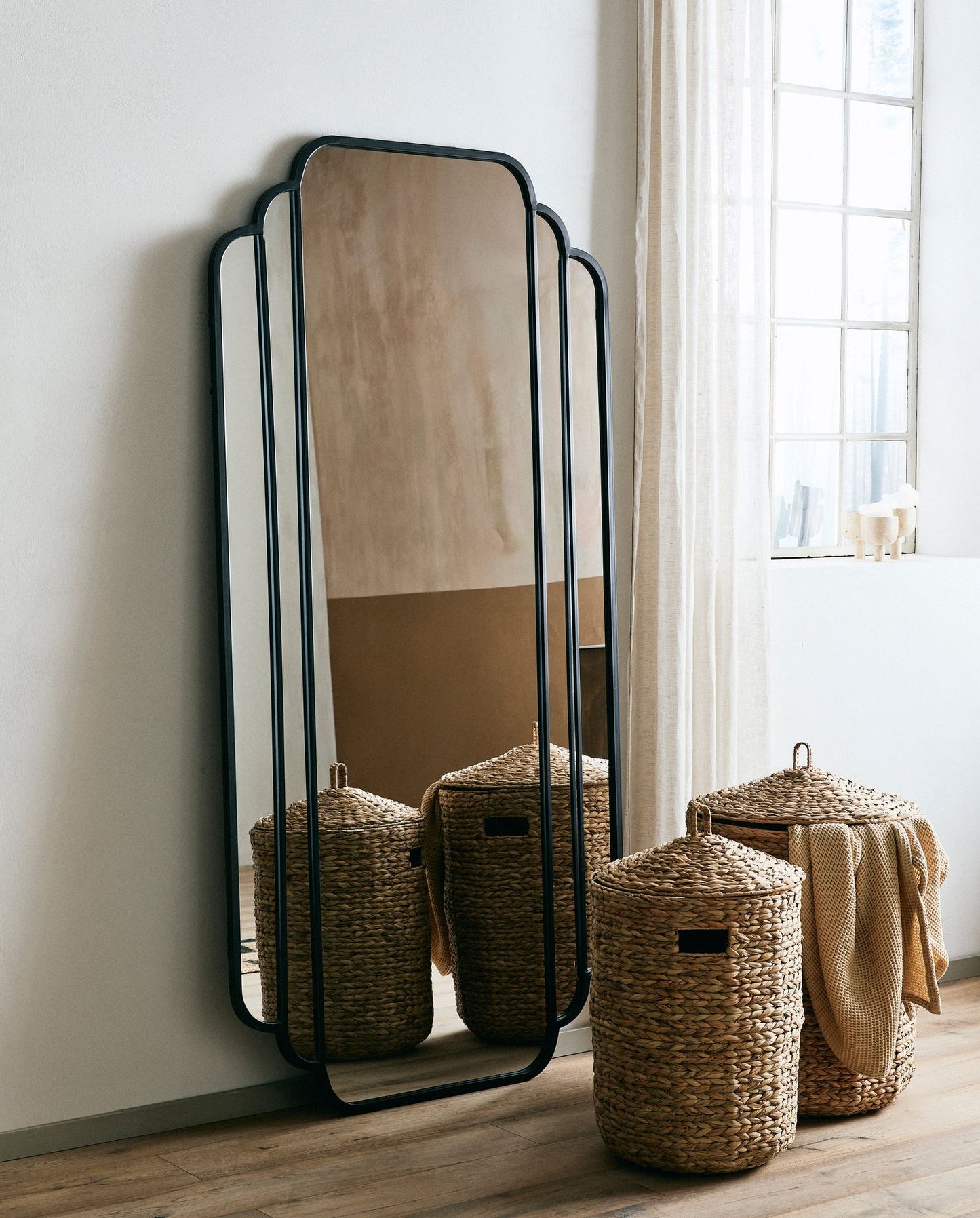 Nordal A/S SKYLARK Iron wall mirror - black