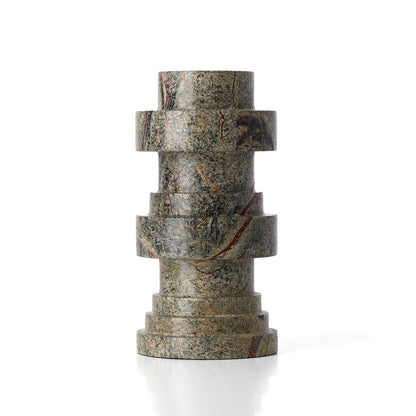 Der Totemic-Kerzenhalter aus Bidasar-Marmor – Grün