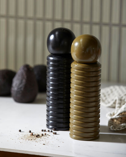Nordal Salz & Pfeffermühle, acacia wood - black