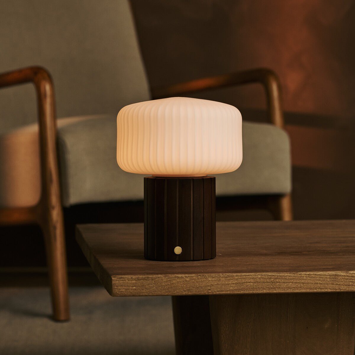 Dunkelbraune wiederaufladbare Tischlampe Margaux