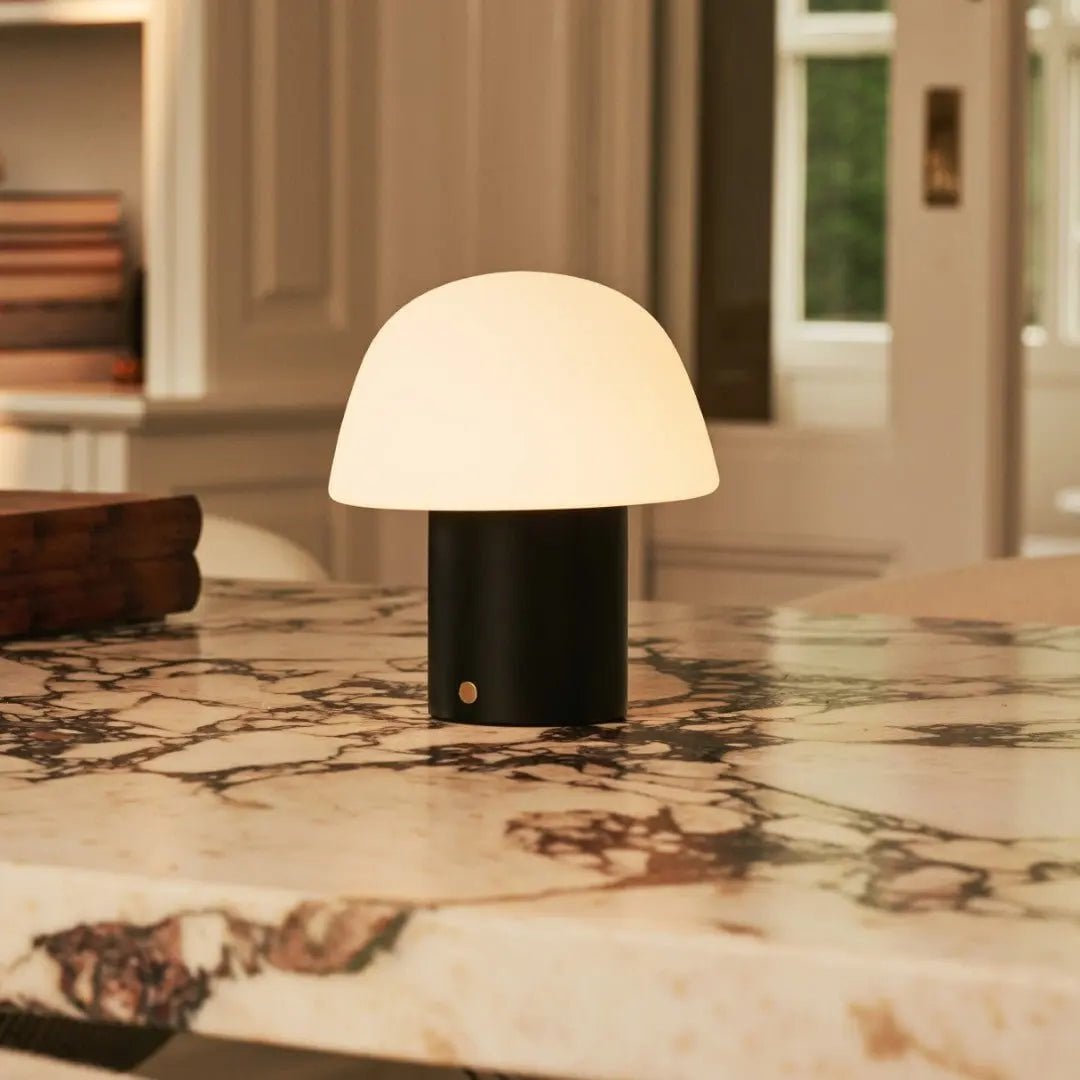 Yannick Schwarze kabellose Tischlampe | Modernes, batteriebetriebenes Design