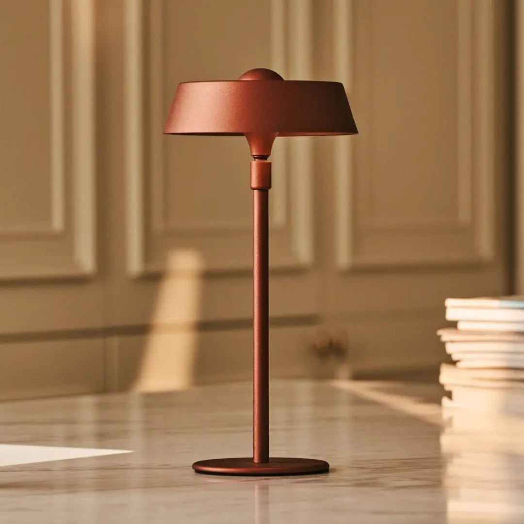 Luca Bronze USB wiederaufladbare Lampe | Minimalistisch, verspielt und dimmbar