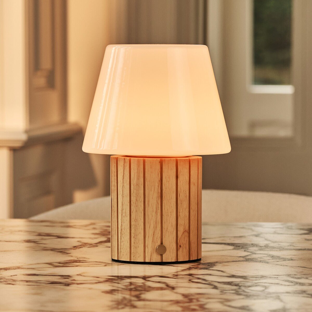 Lex Hellbraune wiederaufladbare Tischlampe