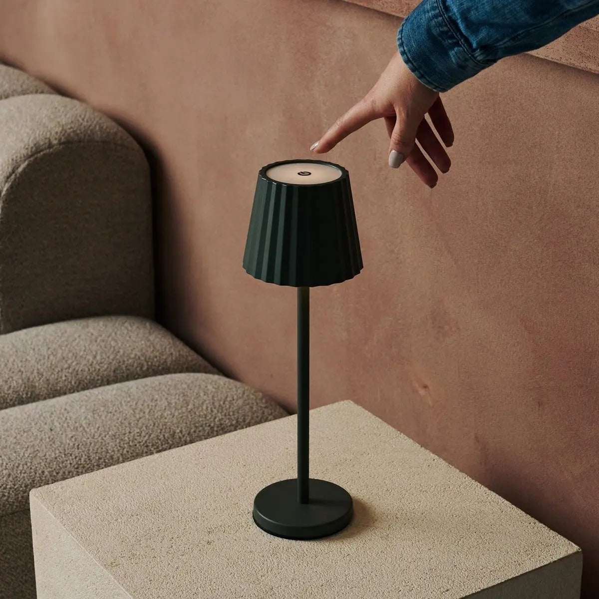Kombi-Set Profi | 4 x wiederaufladbare Tischlampen mit Ladestation