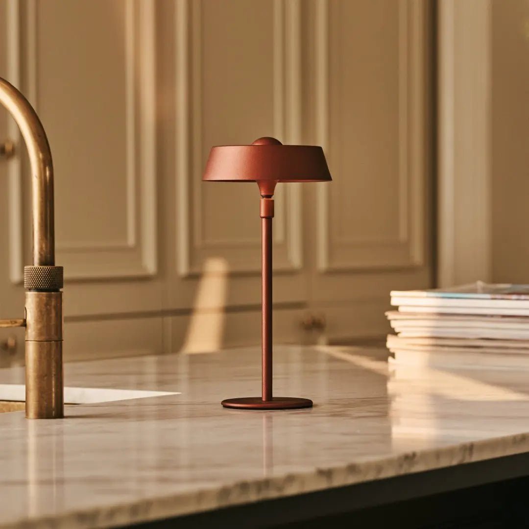 Luca Bronze USB wiederaufladbare Lampe | Minimalistisch, verspielt und dimmbar