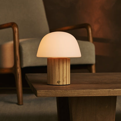 Etienne Hellbraune wiederaufladbare Tischlampe
