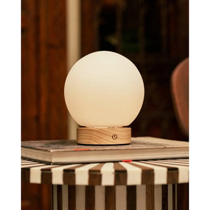 Flore Hellbraune Holzlampe | Wiederaufladbare kabellose Beleuchtung