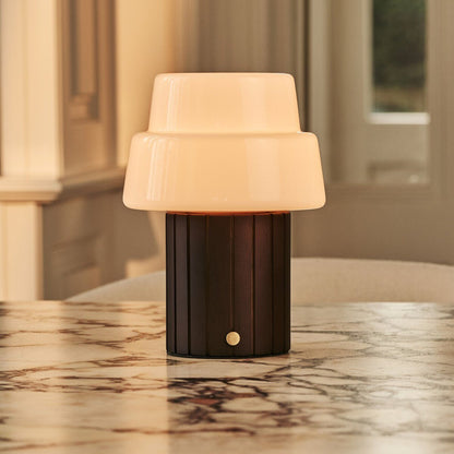 Lio Dunkelbraune wiederaufladbare Tischlampe