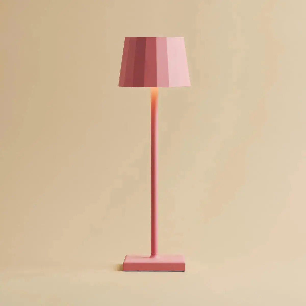 Kombi-Set Profi | 8 x Wouter Flamingo Pink wiederaufladbare Tischlampen mit Ladestation